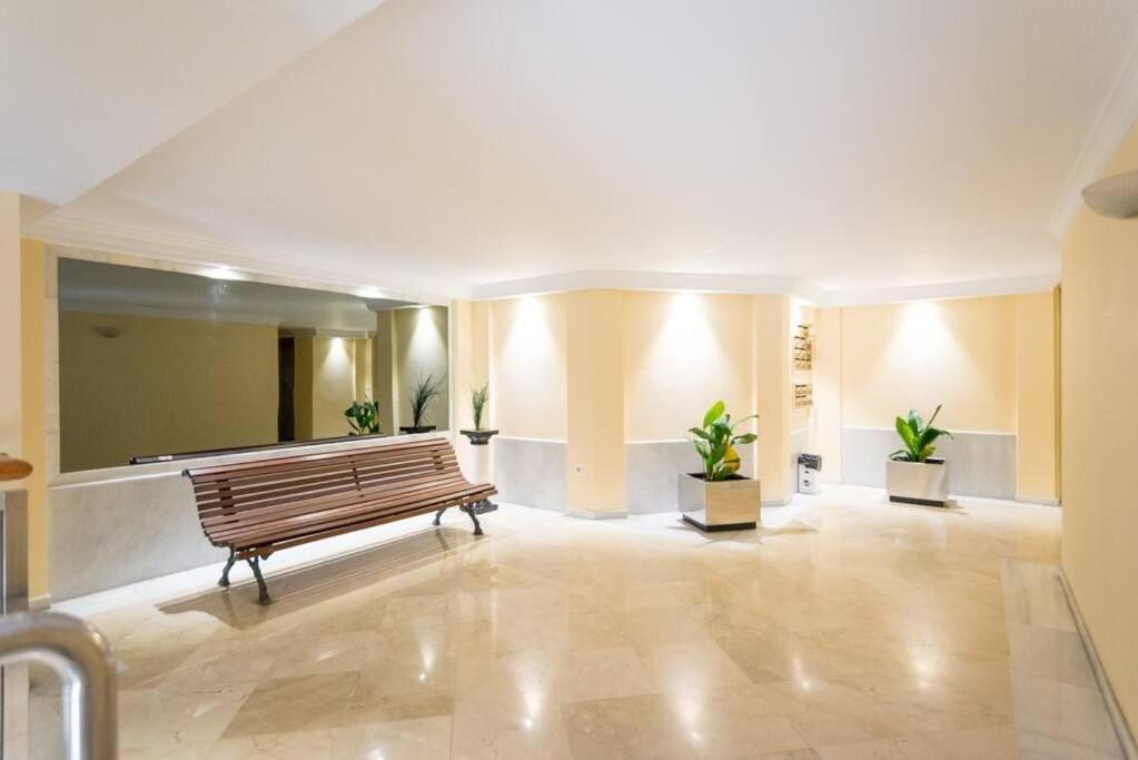 Cathedral Suites Малага Номер фото