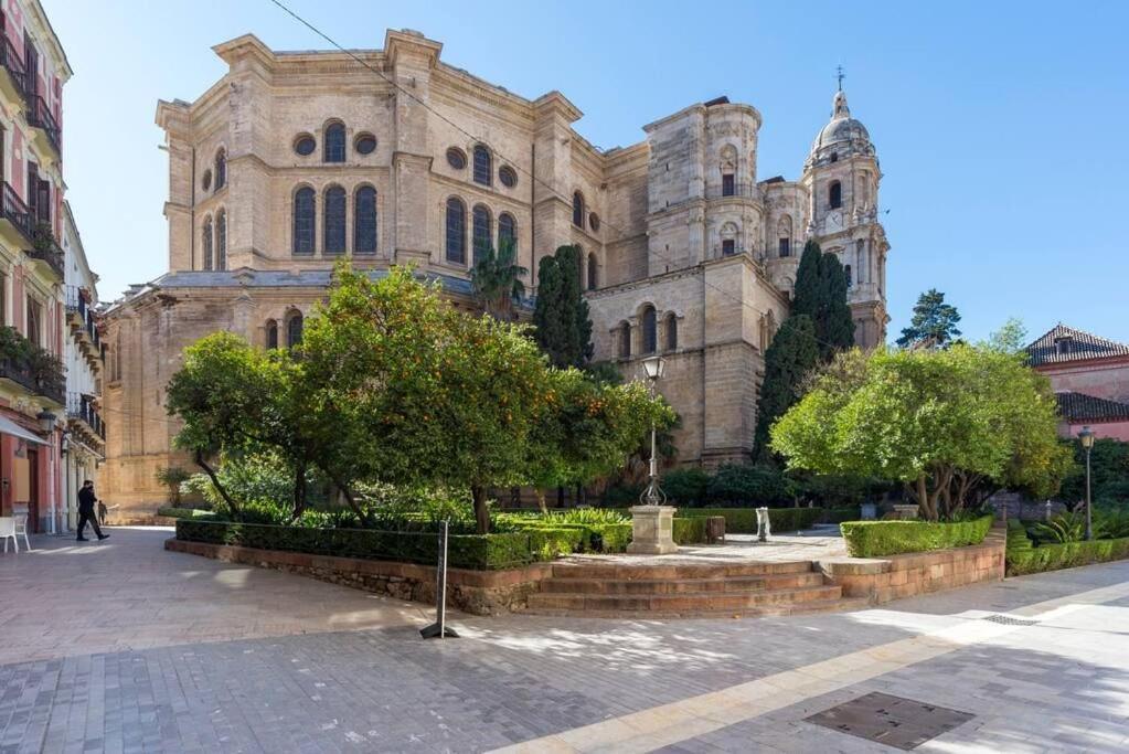 Cathedral Suites Малага Номер фото